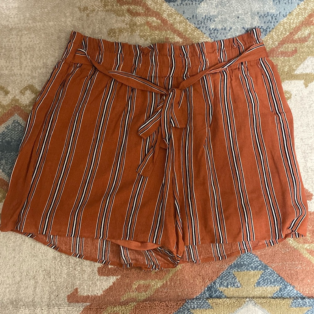 Women’s lined short